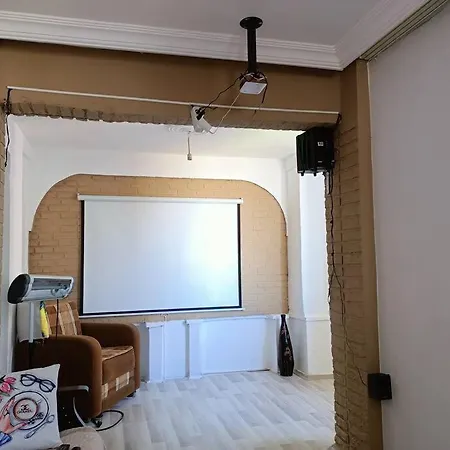 Lara Plaj Yakin Aileler Icin 1+1 Muekemmel *