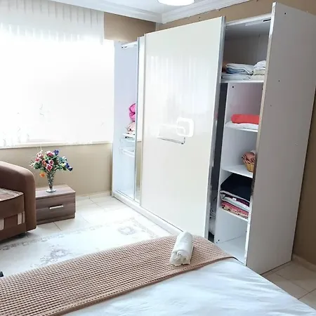 Lara Plaj Yakin Aileler Icin 1+1 Muekemmel *