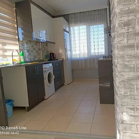 Lara Plaj Yakin Aileler Icin 1+1 Muekemmel Αττάλεια